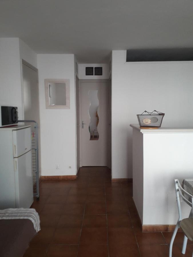 Appartement Calme A Deux Pas De La Mer Saintes-Maries-de-la-Mer Kültér fotó